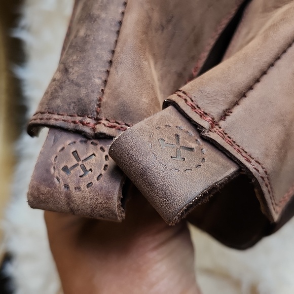 Line of trade Chelsea boots